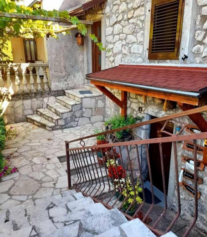 Hostal Aleksa Cetinje Exterior foto