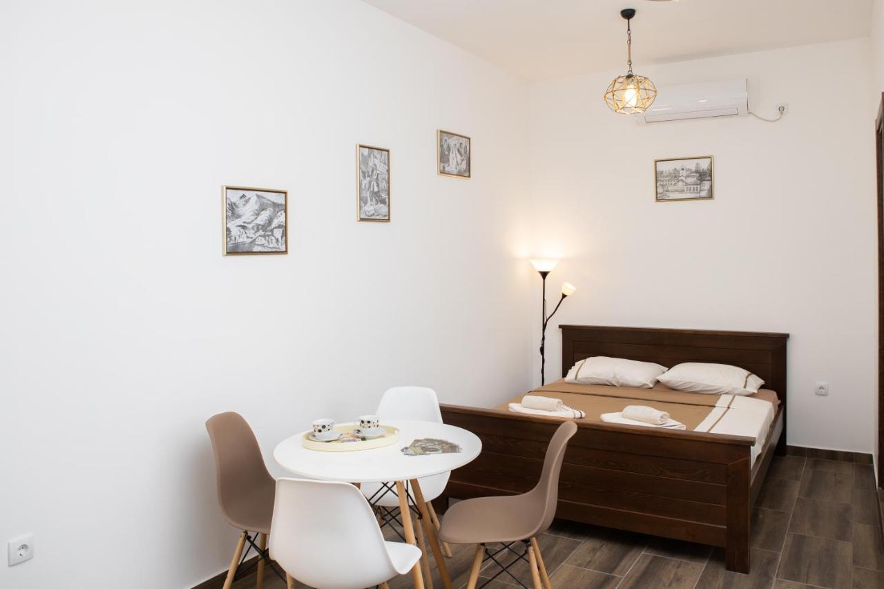 Hostal Aleksa Cetinje Exterior foto