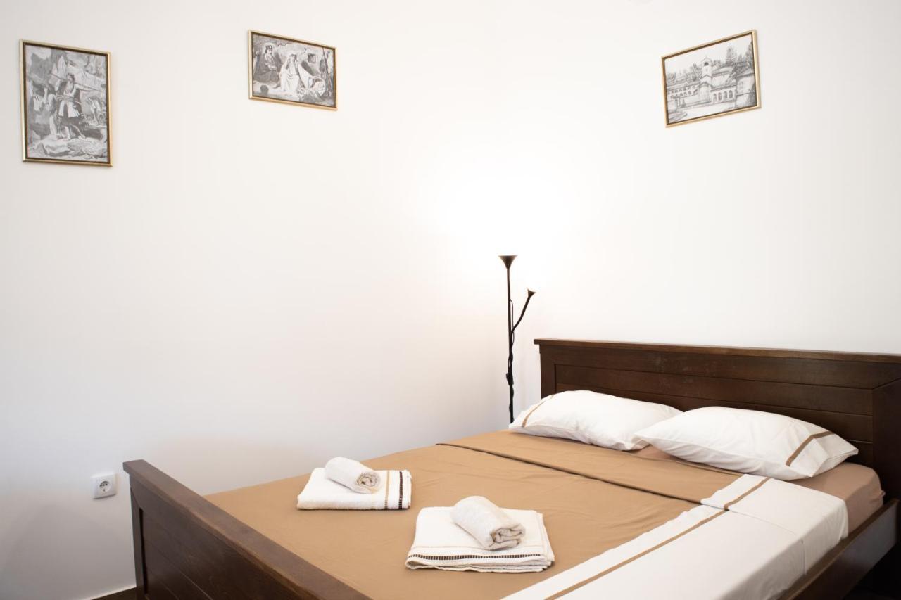 Hostal Aleksa Cetinje Exterior foto