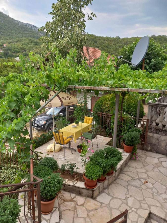 Hostal Aleksa Cetinje Exterior foto